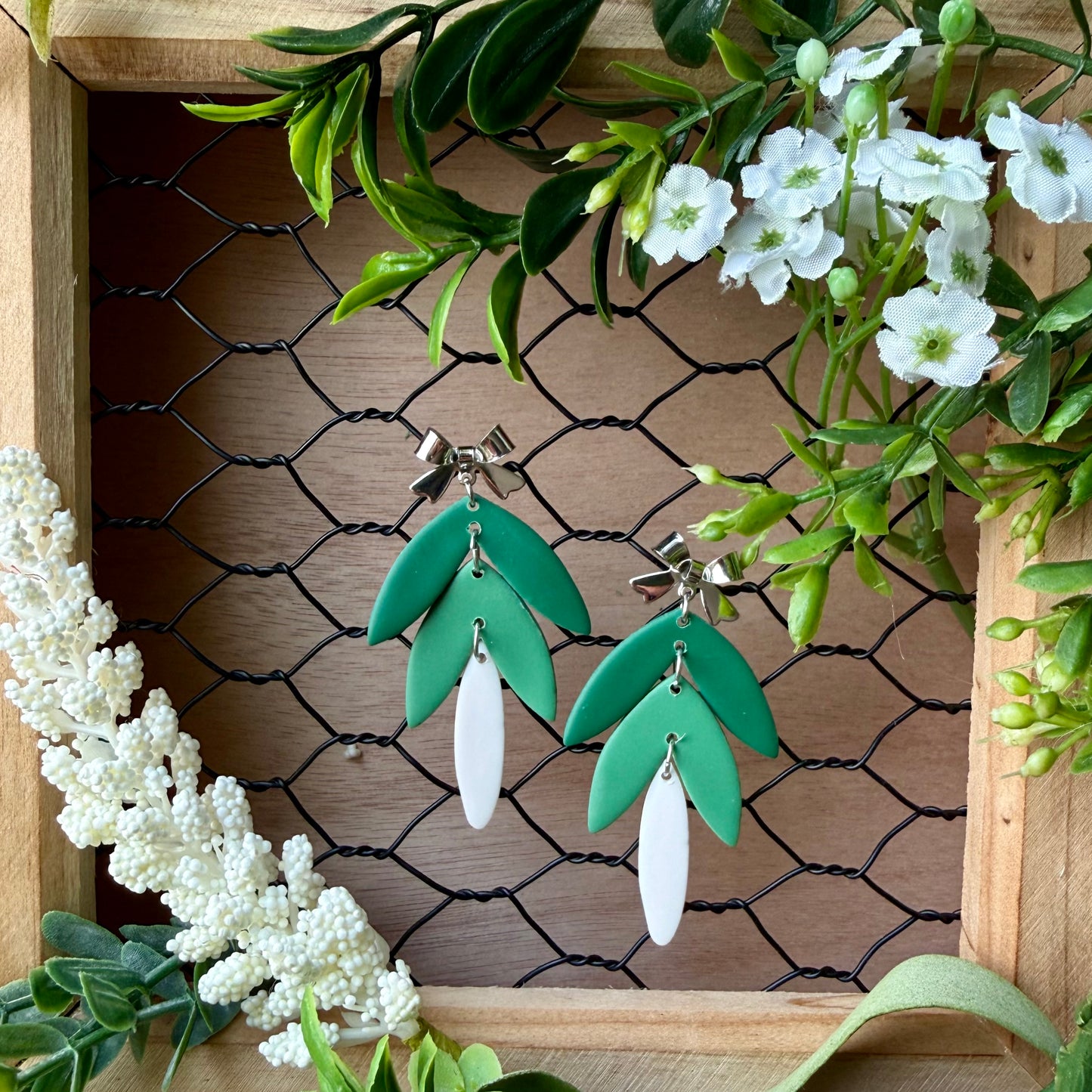 Paddy’s Evergreen Chandelier Drops